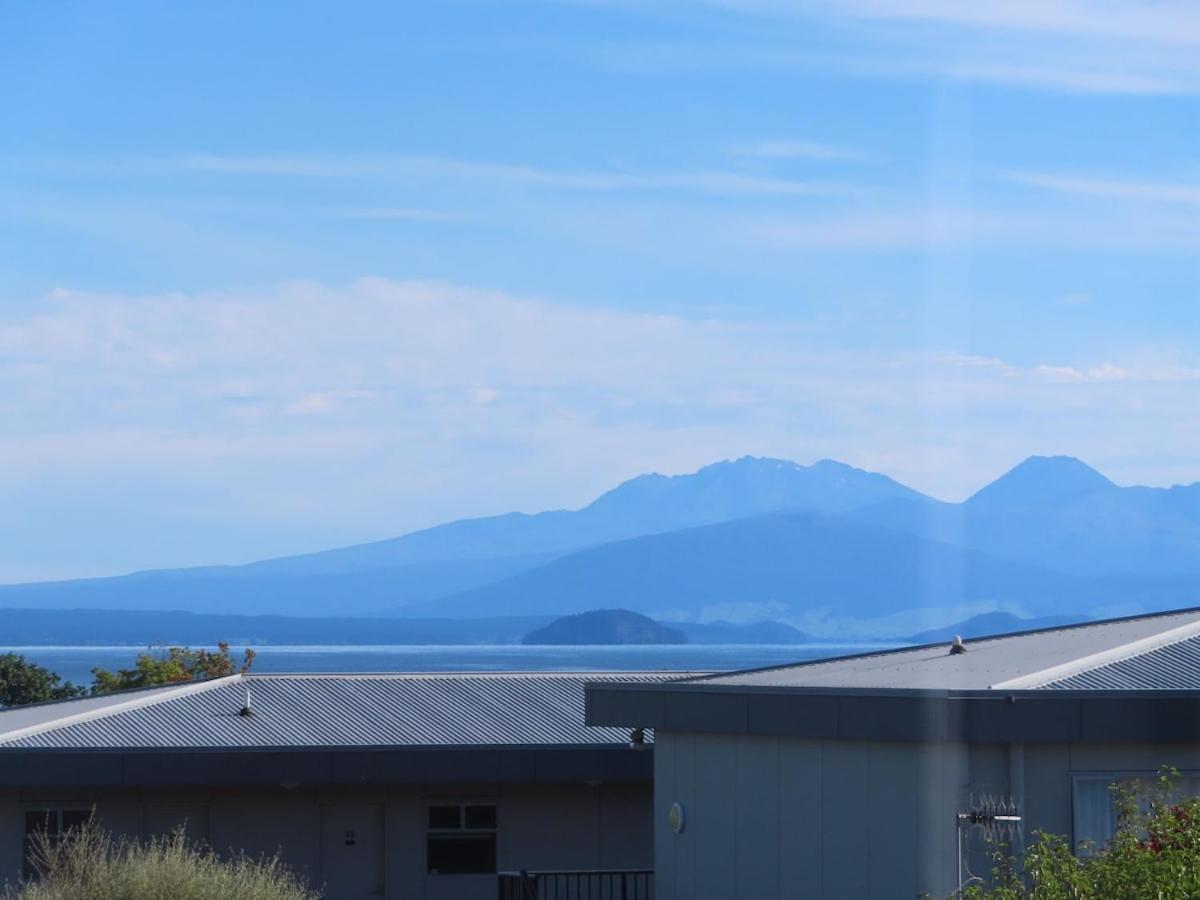 The Tuis Nest Villa Taupo Exterior photo