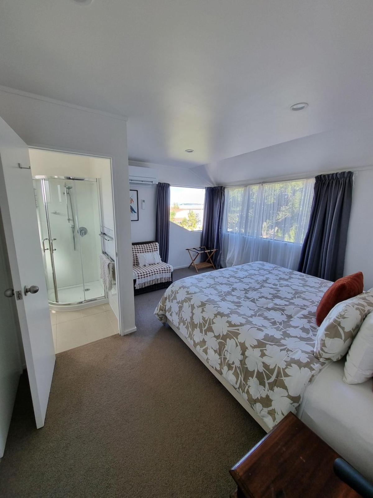 The Tuis Nest Villa Taupo Exterior photo
